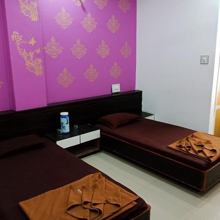Hotel Sahara Palace Bhuj Bagian luar foto