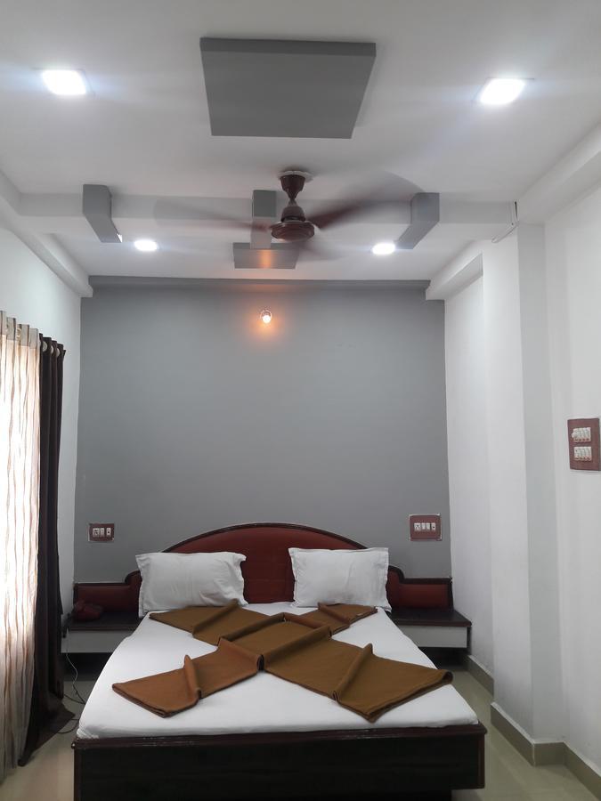 Hotel Sahara Palace Bhuj Bagian luar foto