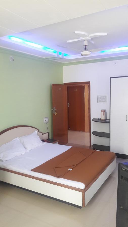 Hotel Sahara Palace Bhuj Bagian luar foto
