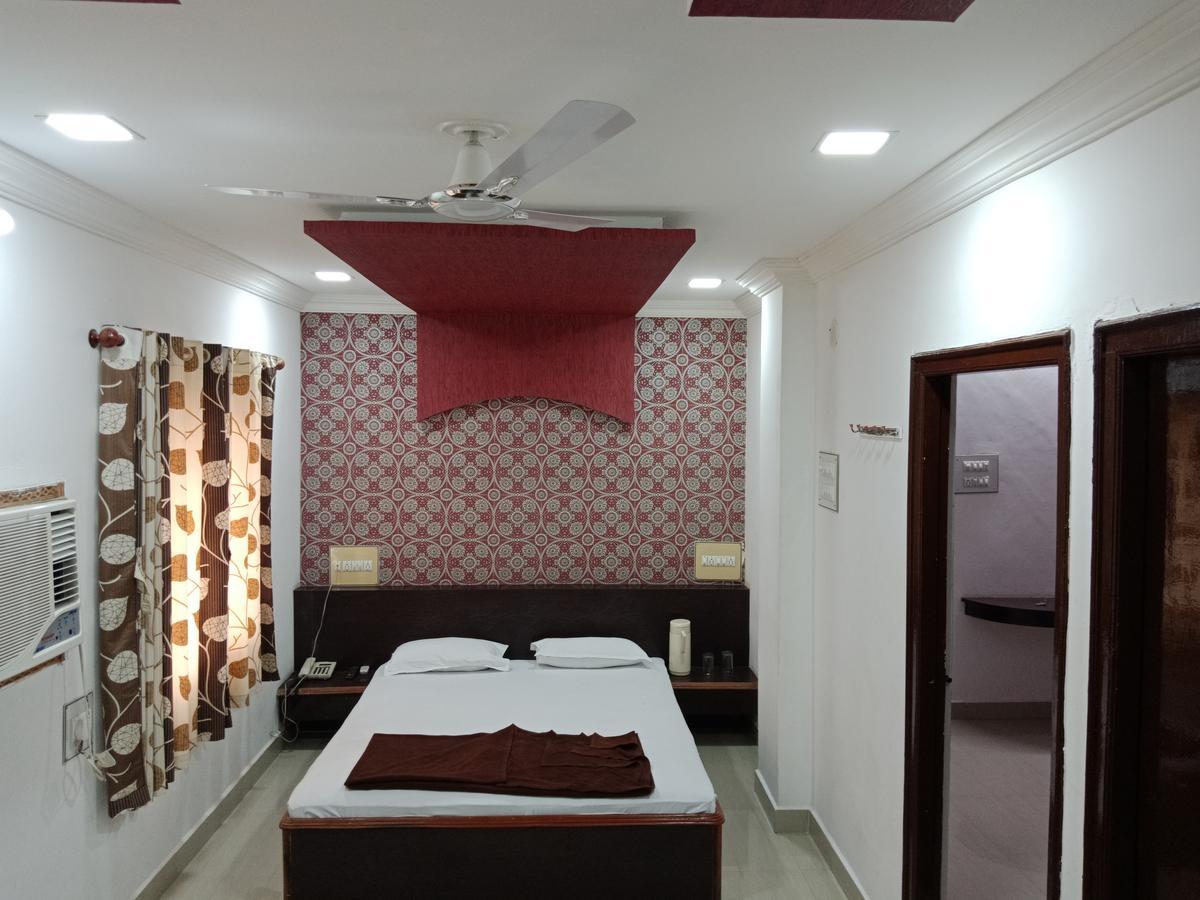 Hotel Sahara Palace Bhuj Bagian luar foto