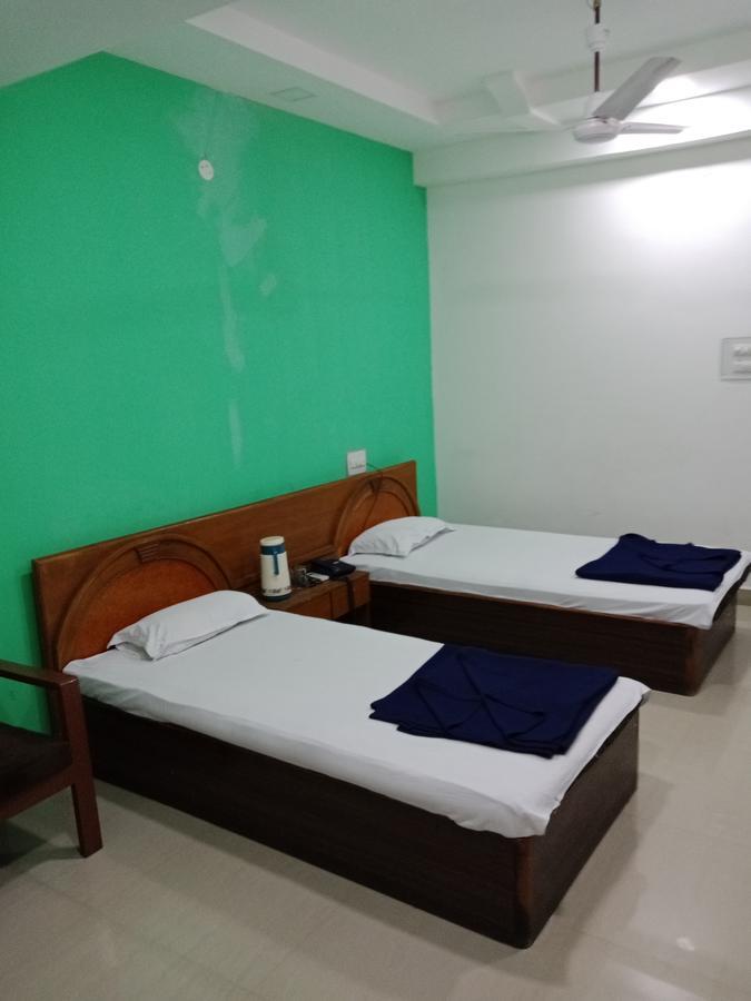 Hotel Sahara Palace Bhuj Bagian luar foto